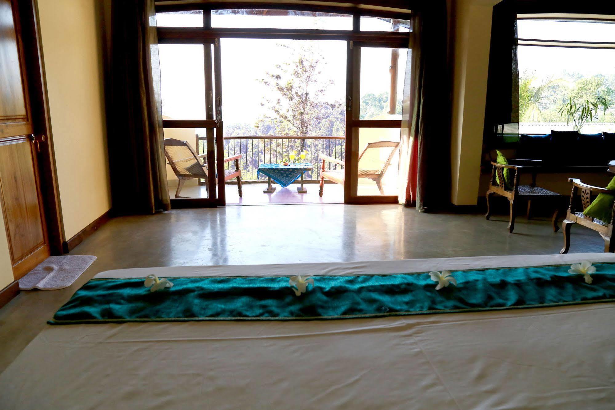 Villa Shenandoah Канди Екстериор снимка