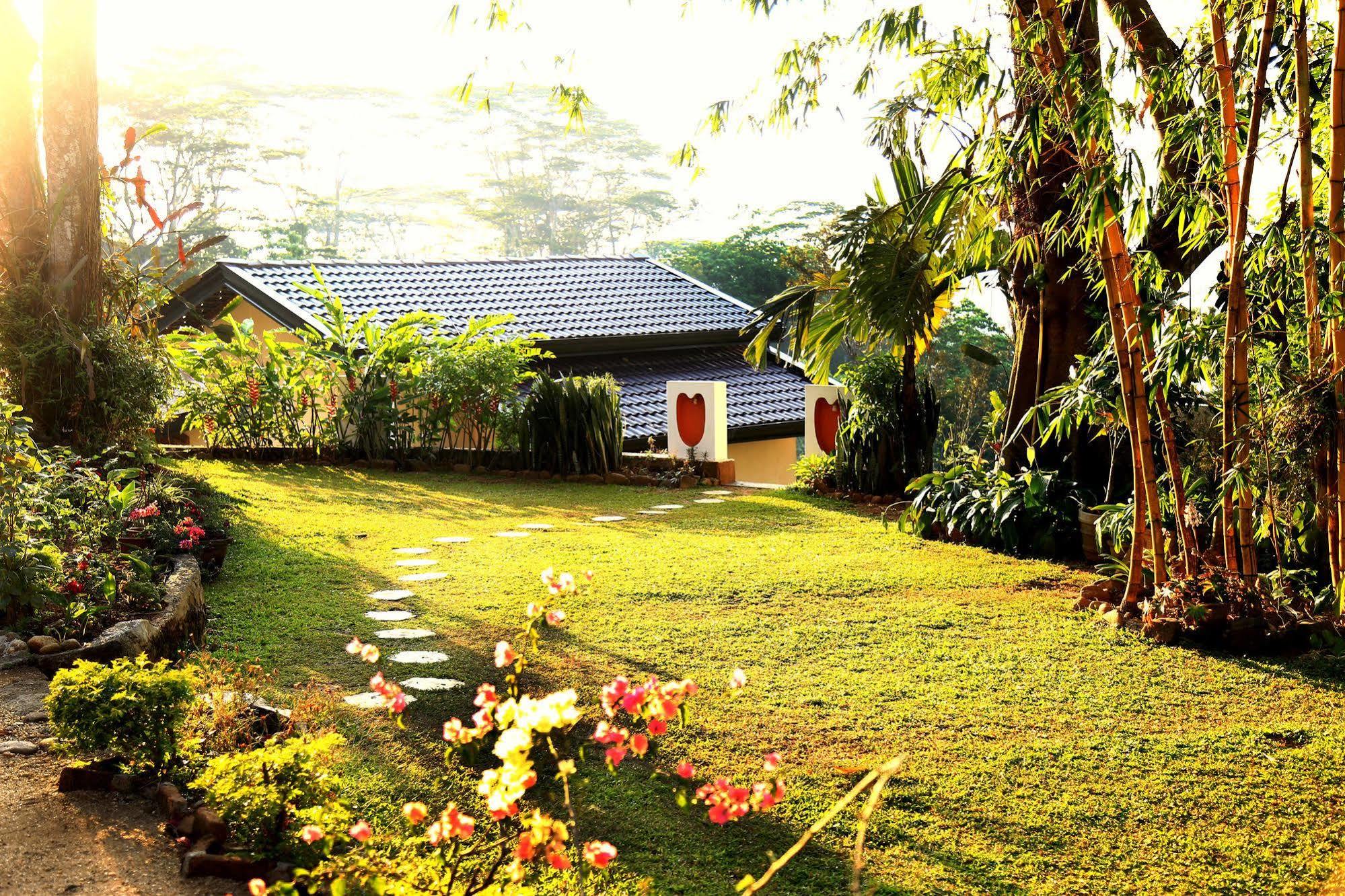 Villa Shenandoah Канди Екстериор снимка