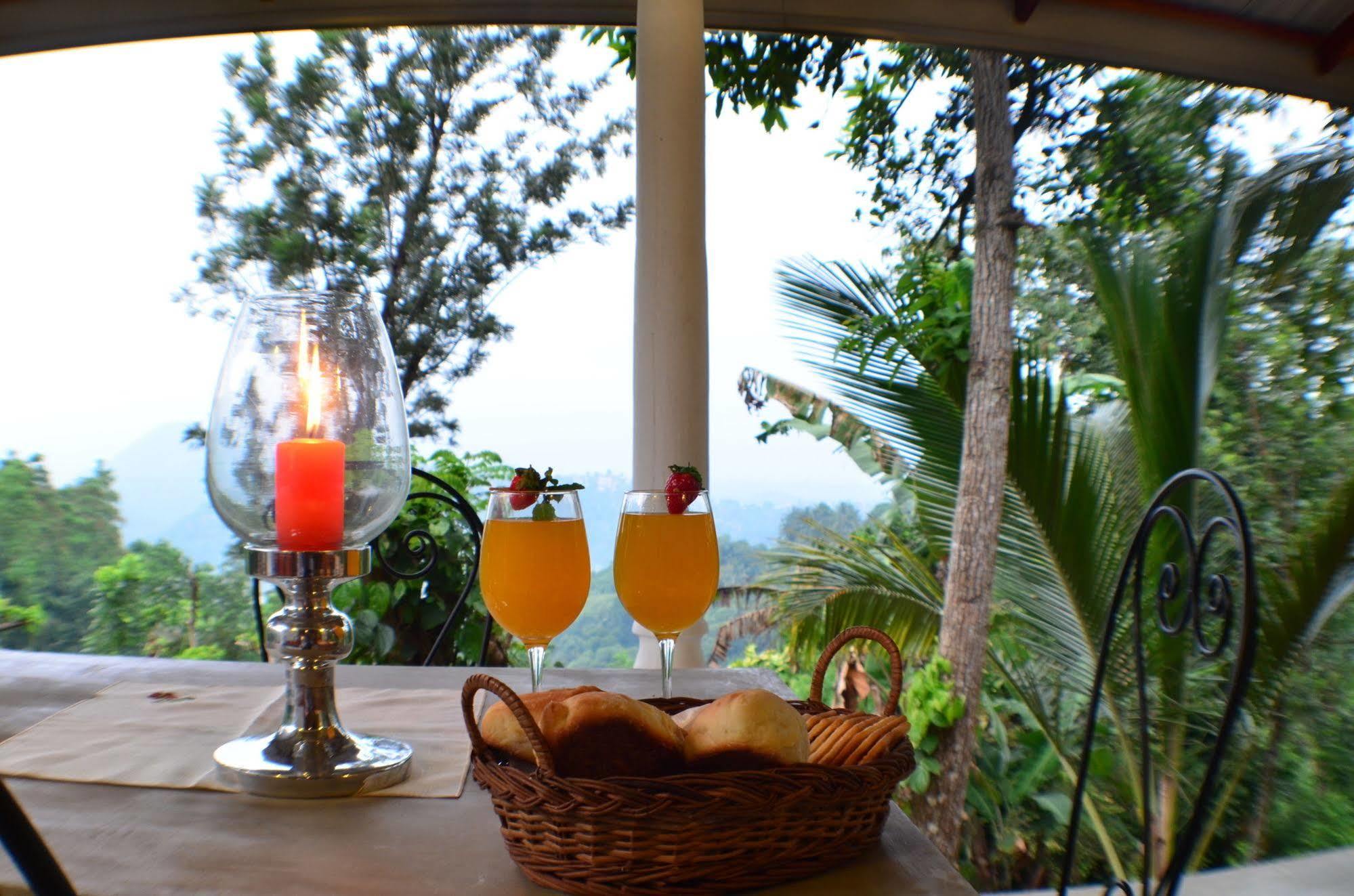 Villa Shenandoah Канди Екстериор снимка