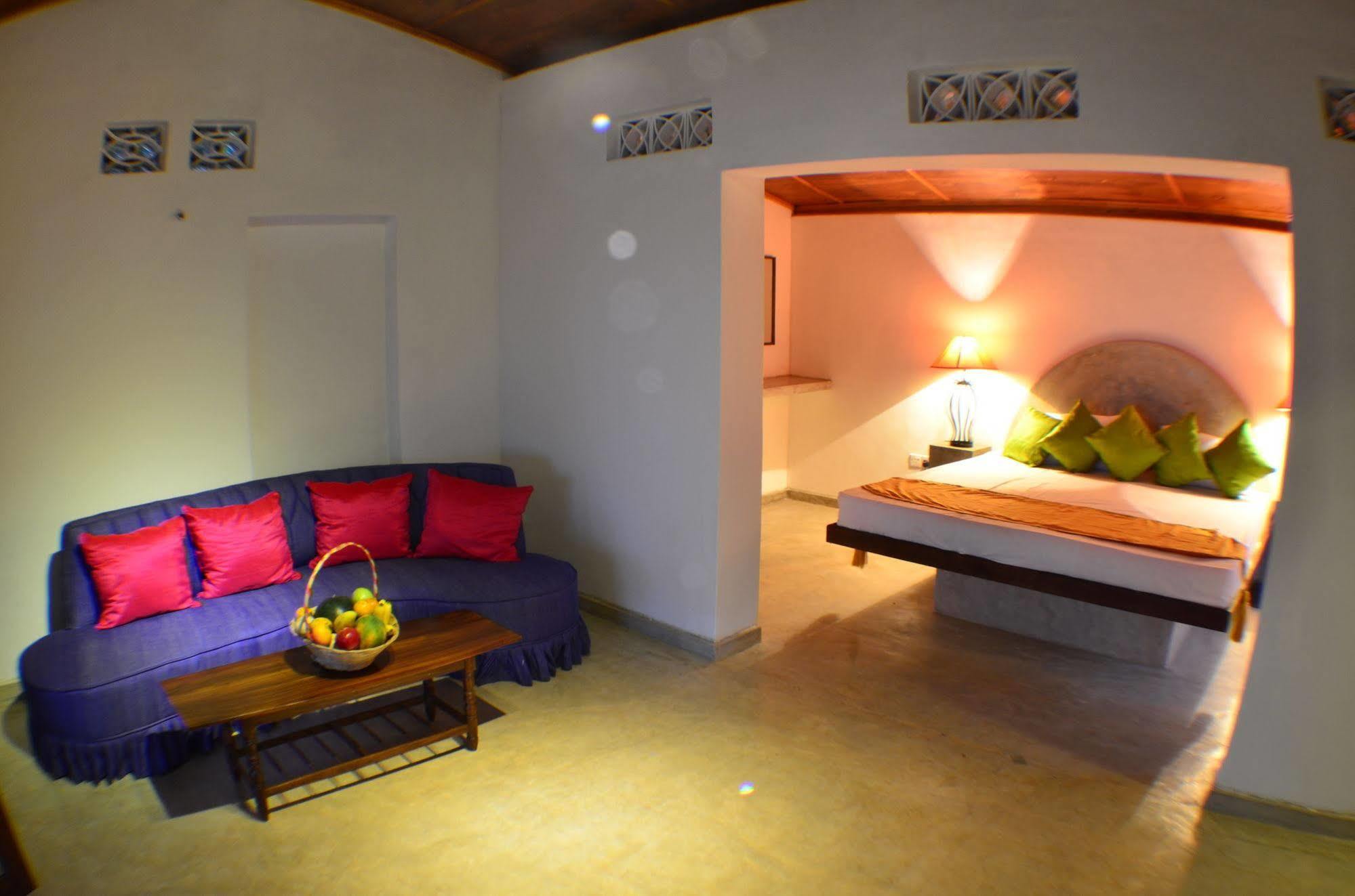 Villa Shenandoah Канди Екстериор снимка