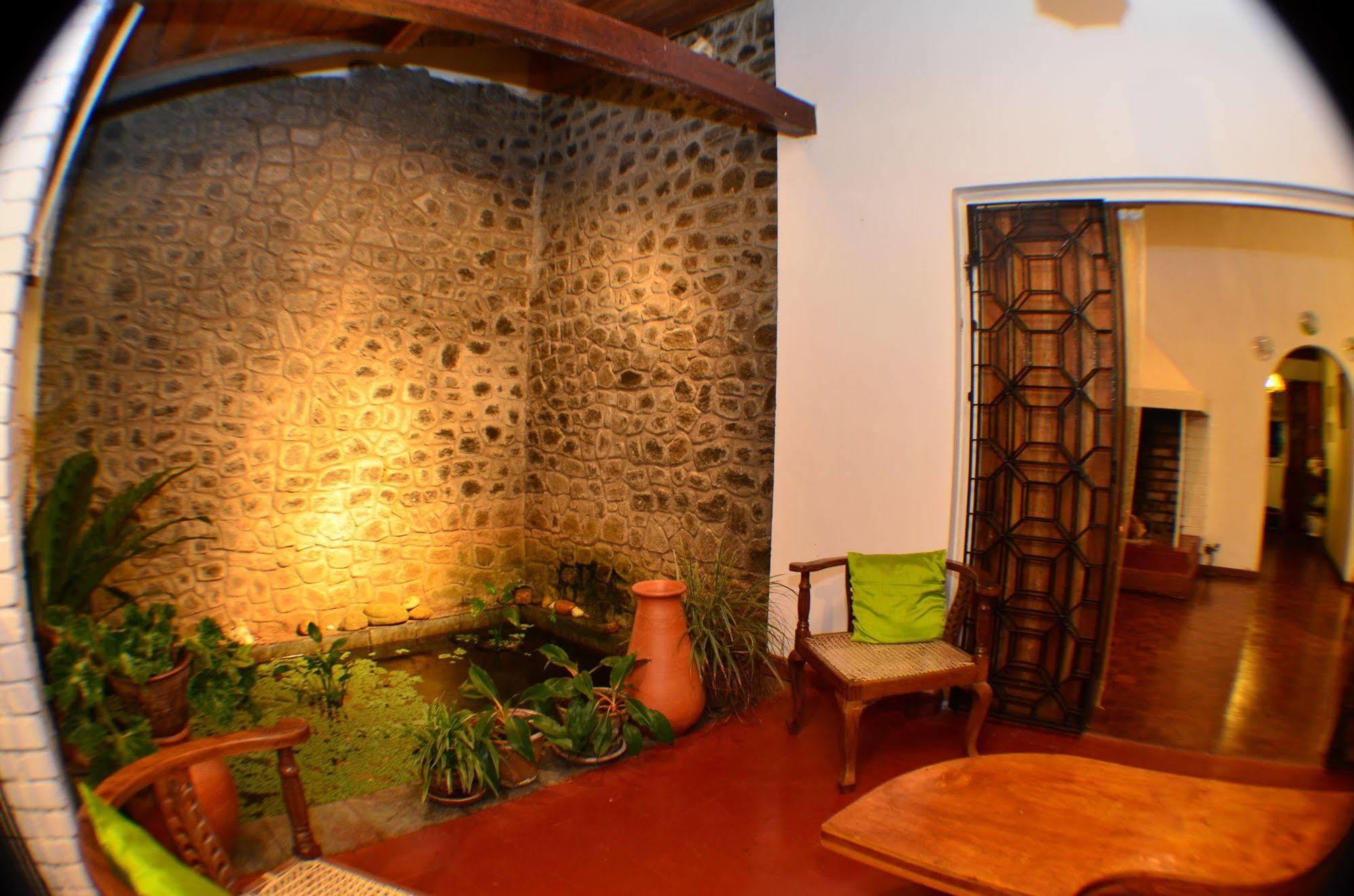 Villa Shenandoah Канди Екстериор снимка