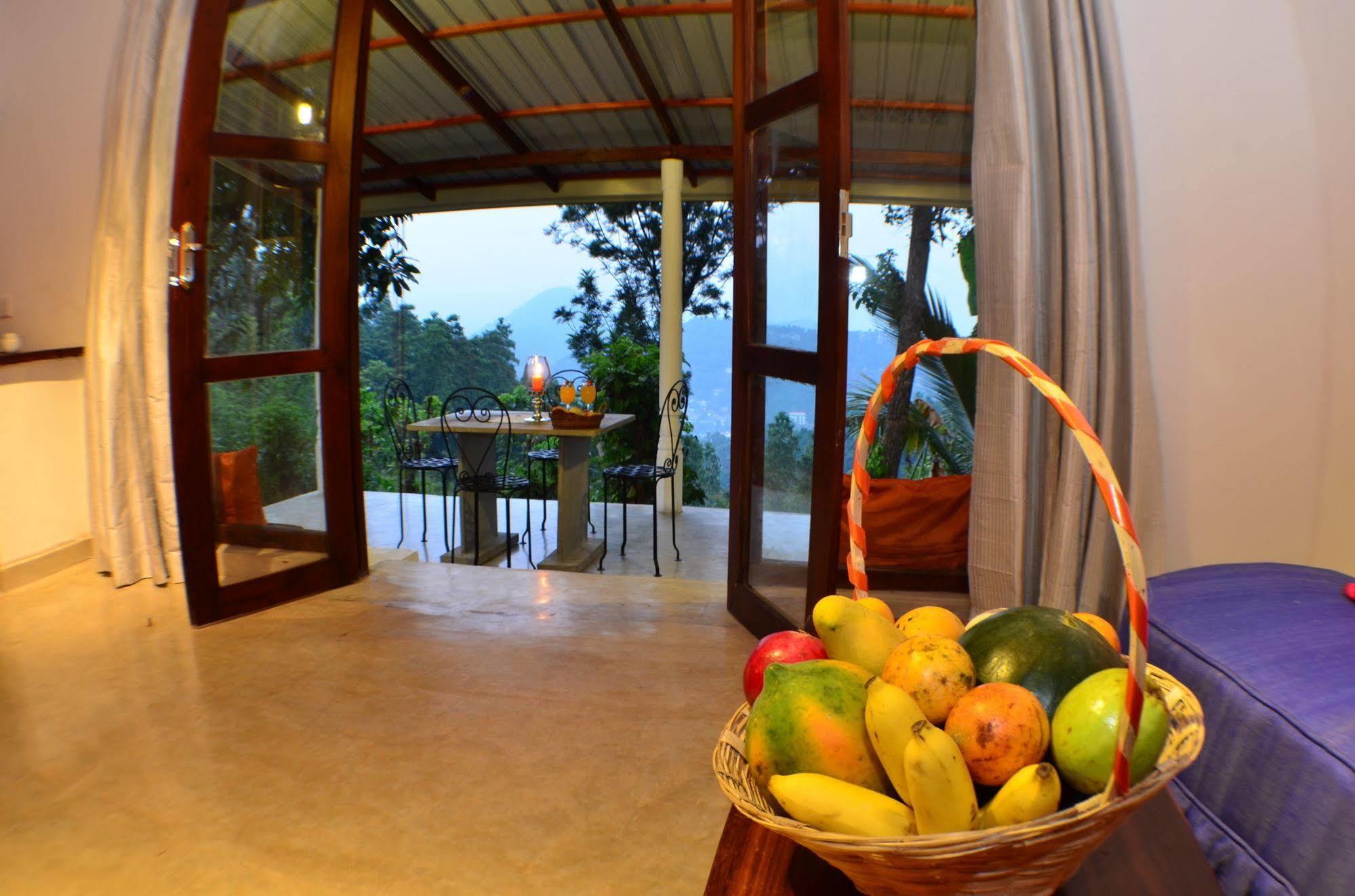 Villa Shenandoah Канди Екстериор снимка