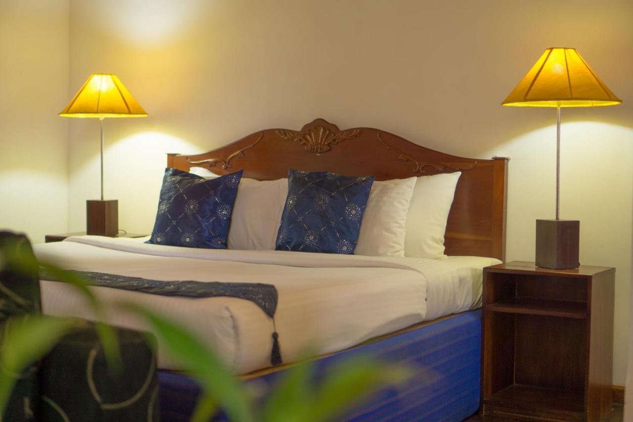 Villa Shenandoah Канди Екстериор снимка